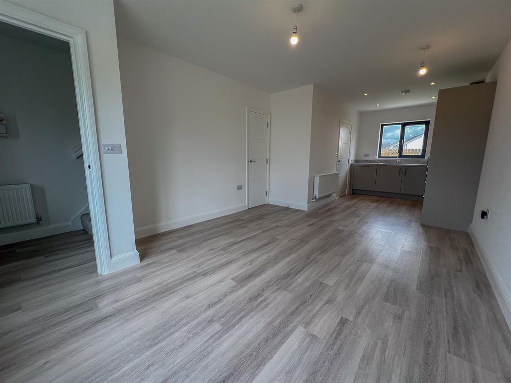Property photo 2 of 12 64 Shimmin Road-12.Jpg