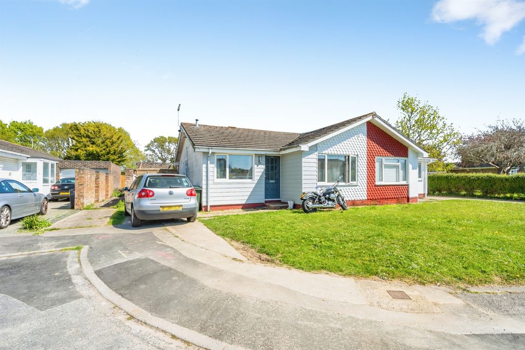 Property photo 1 of 12