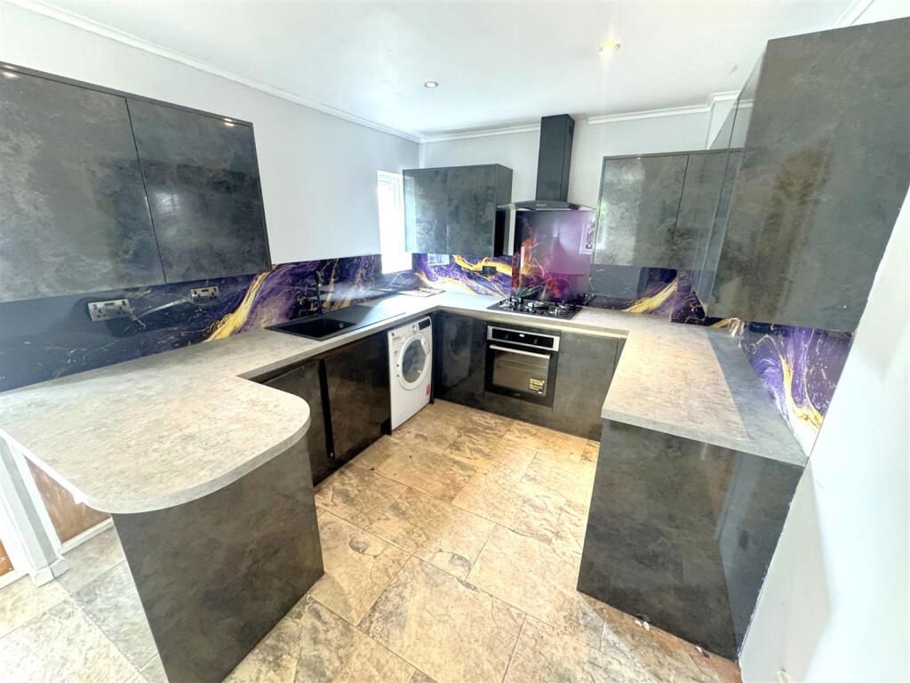 Property photo 2 of 25