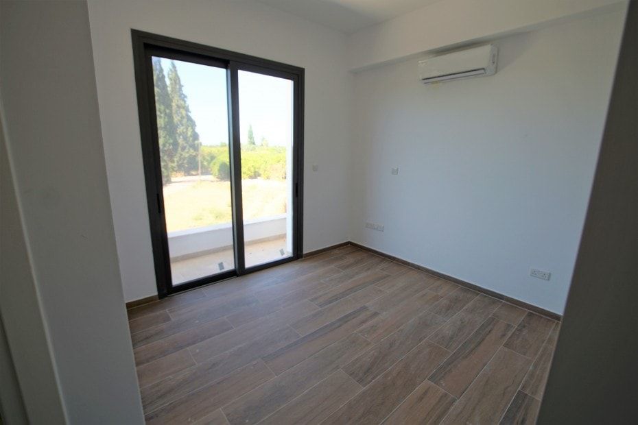 Property photo 3 of 40