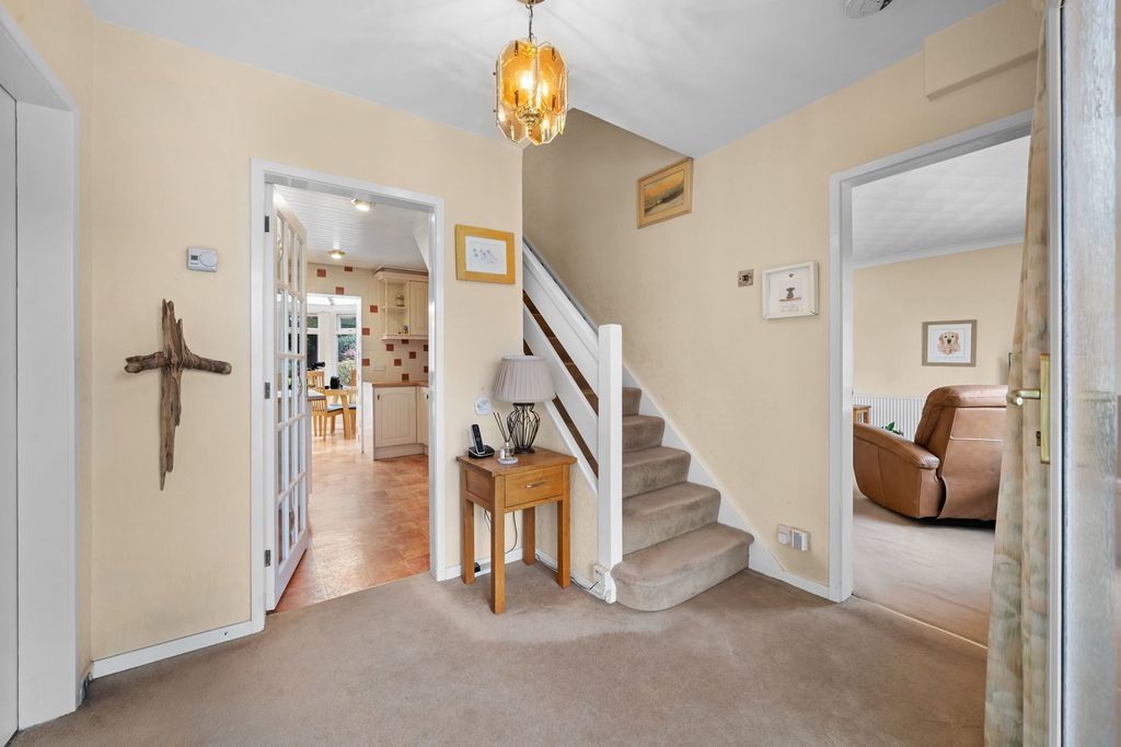 Property photo 3 of 31