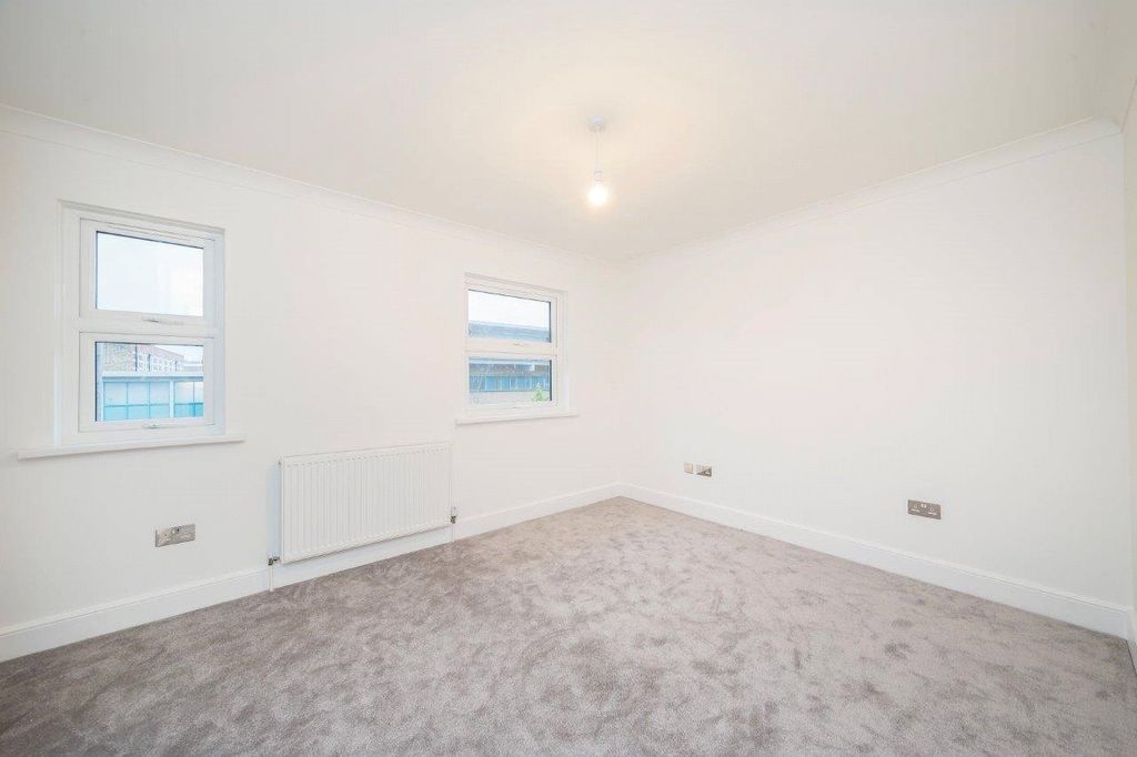 Property photo 3 of 7 Bedroom One