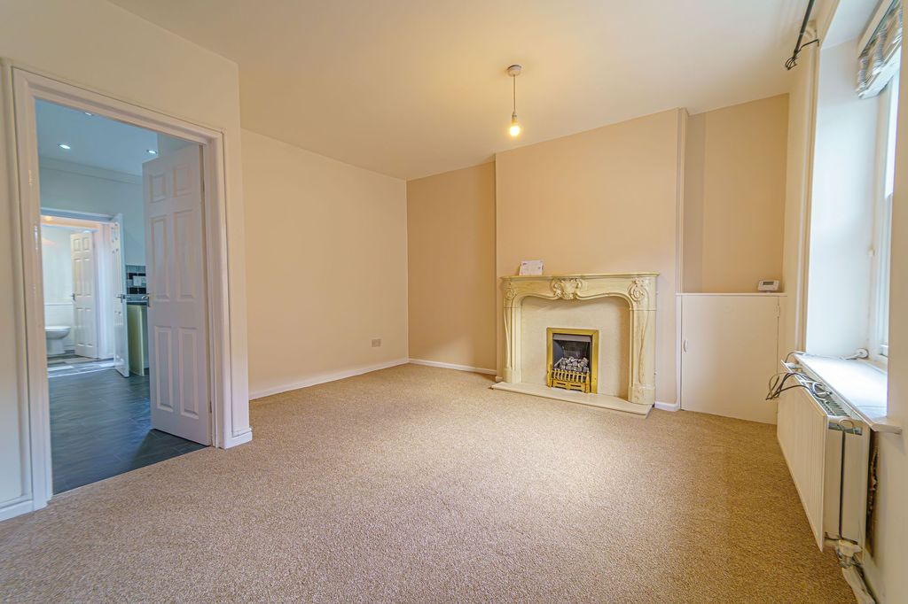 Property photo 3 of 23