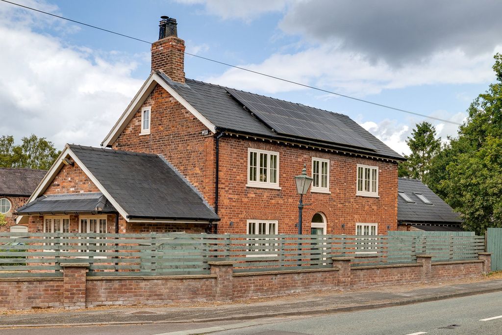 Property photo 2 of 38