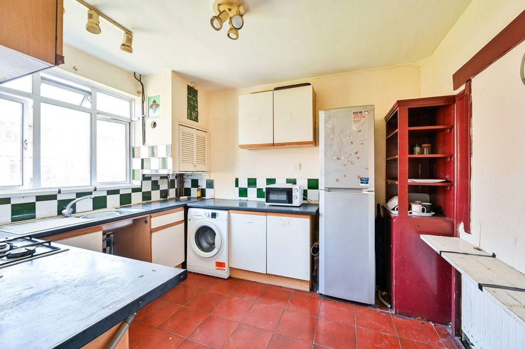 Property photo 3 of 7