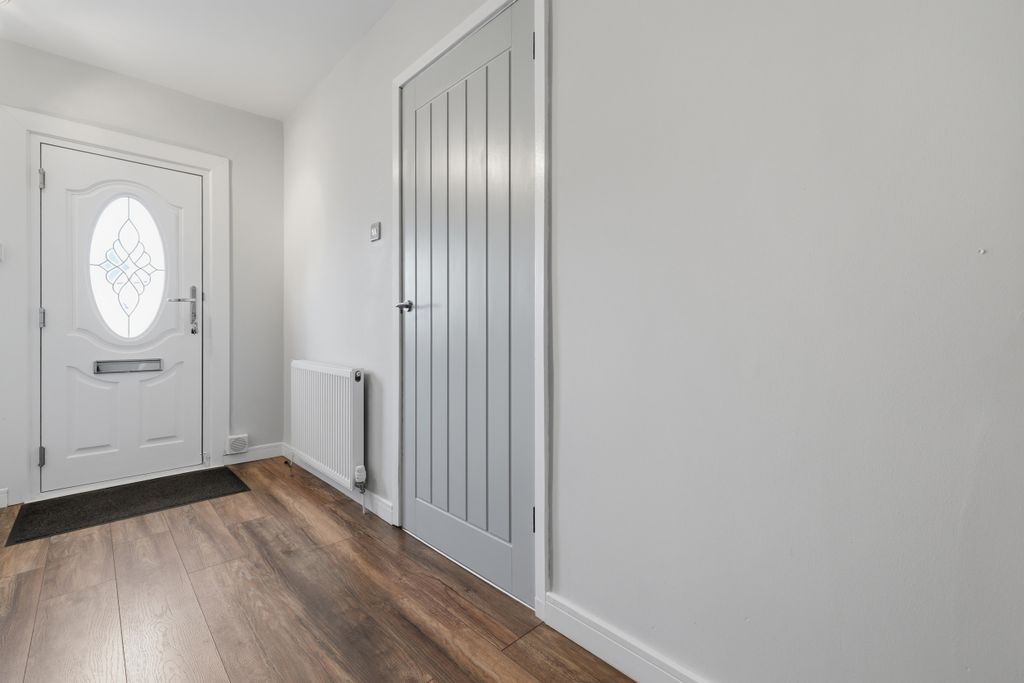 Property photo 2 of 33