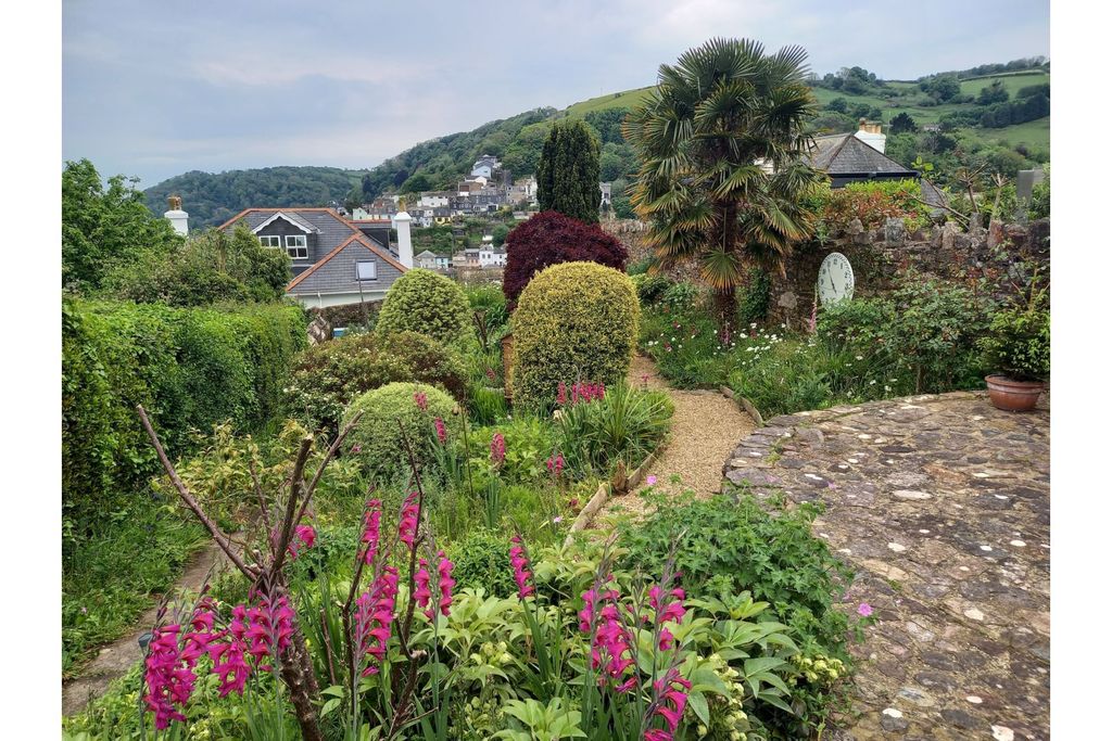 Property photo 3 of 14 Garden