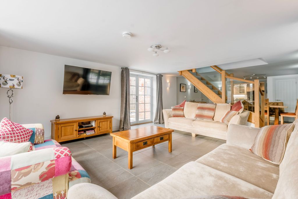 Property photo 3 of 22