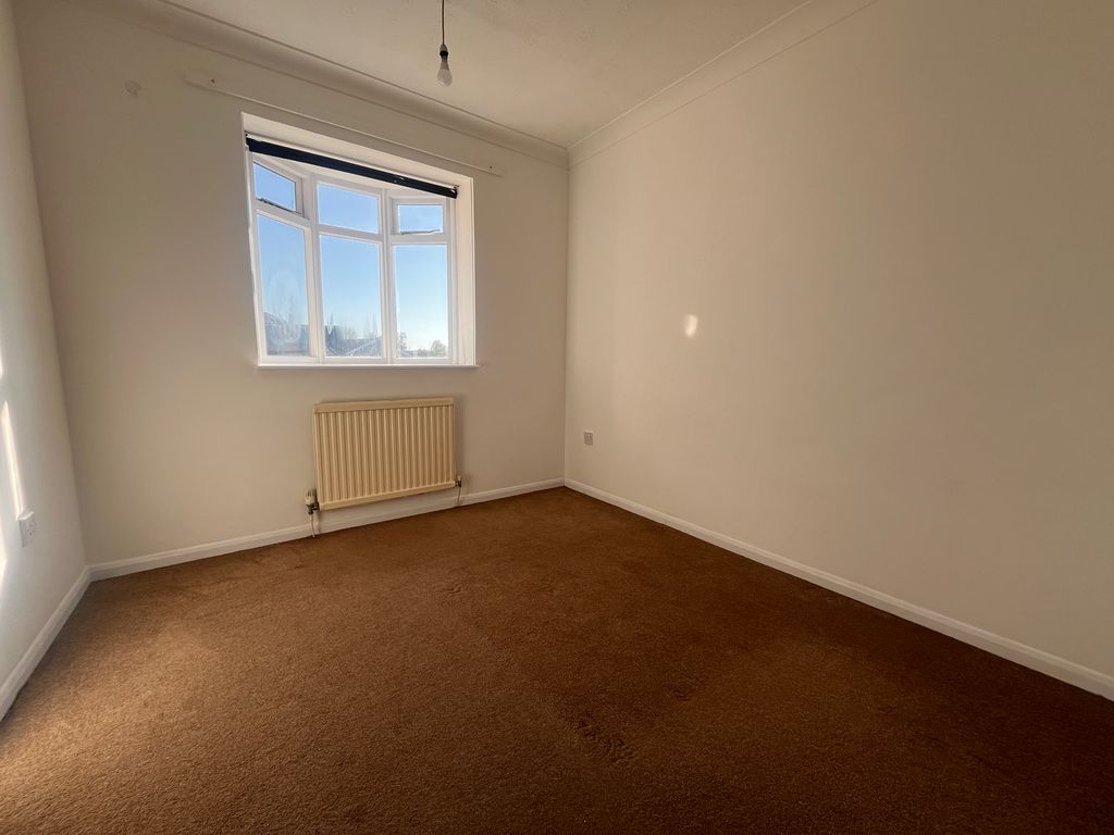 Property photo 2 of 5 Bedroom