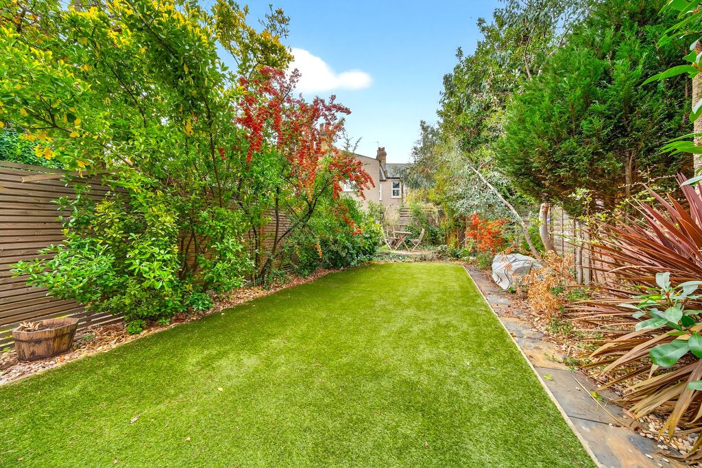 Property photo 2 of 17 Private Garden