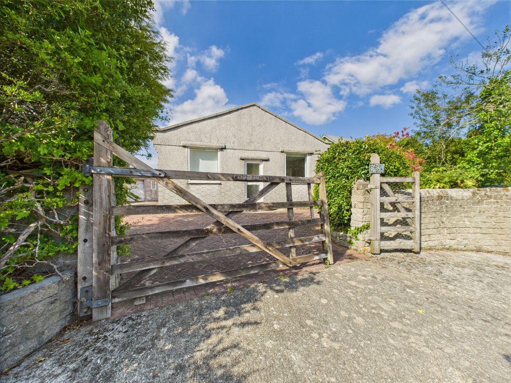 Property photo 2 of 30