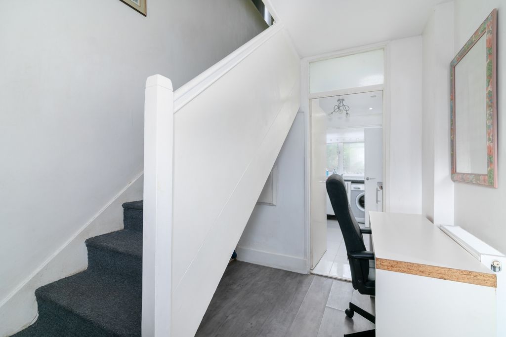 Property photo 3 of 14 6