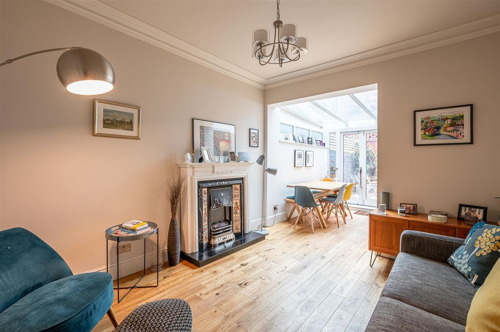 Property photo 2 of 17 Dining Room