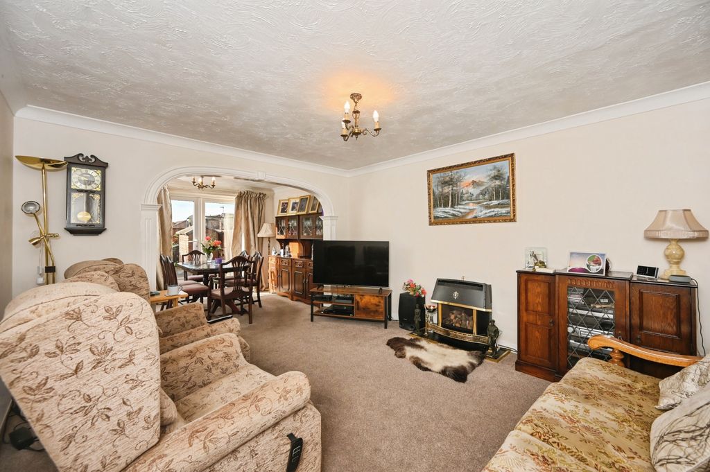 Property photo 2 of 15