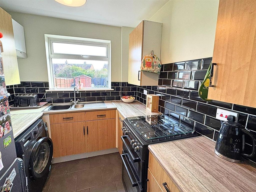 Property photo 2 of 15 Kitchen