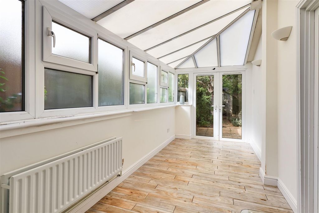Property photo 3 of 23 Img (7).Jpg