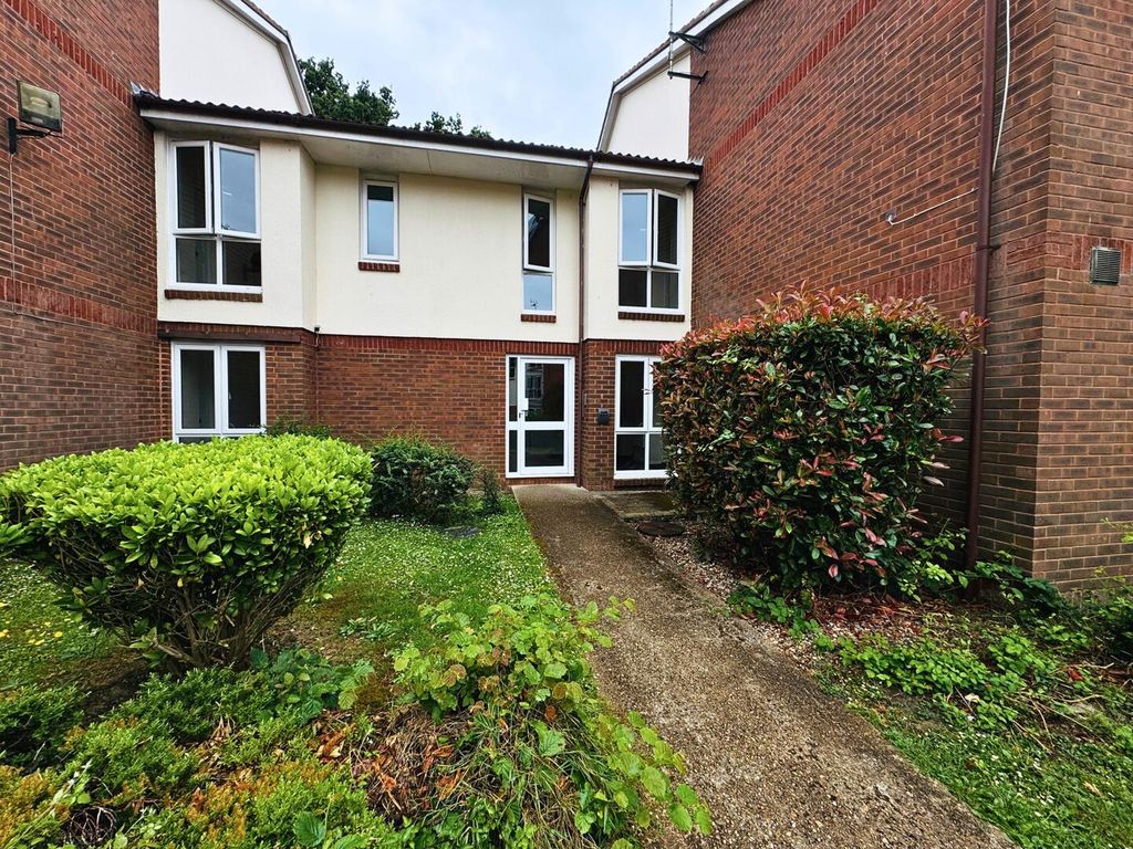 Property photo 2 of 12 Front (Exterior)