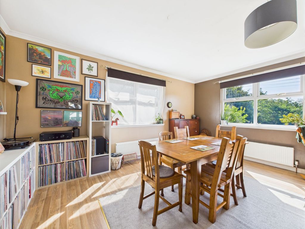 Property photo 3 of 39 Dining Area