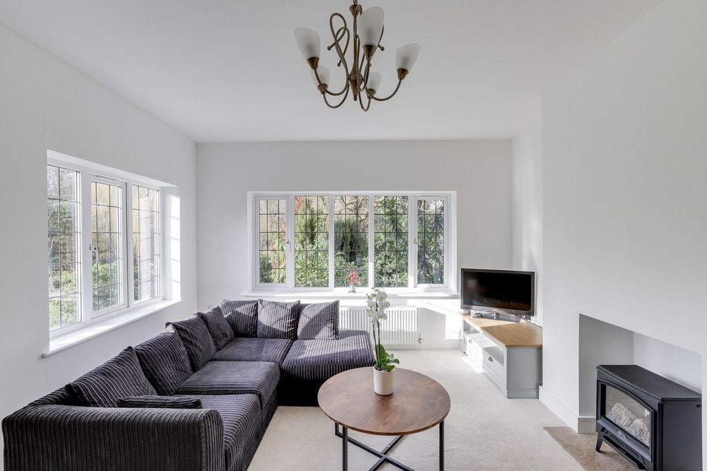 Property photo 3 of 40