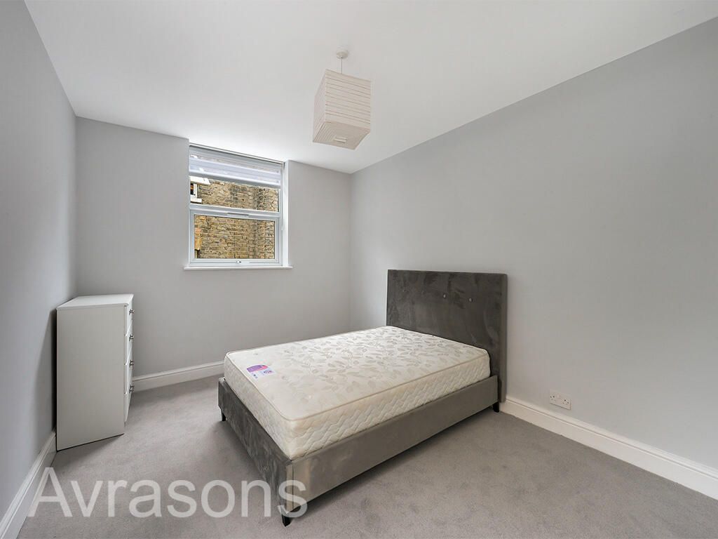 Property photo 2 of 10 Bedroom