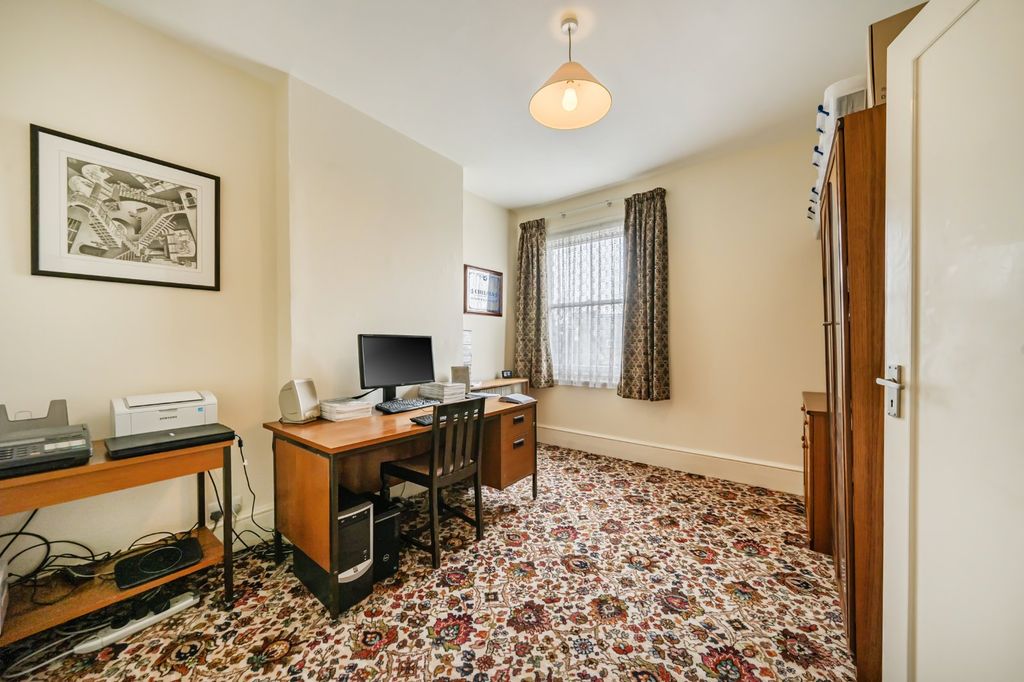 Property photo 3 of 19 Picture No. 06