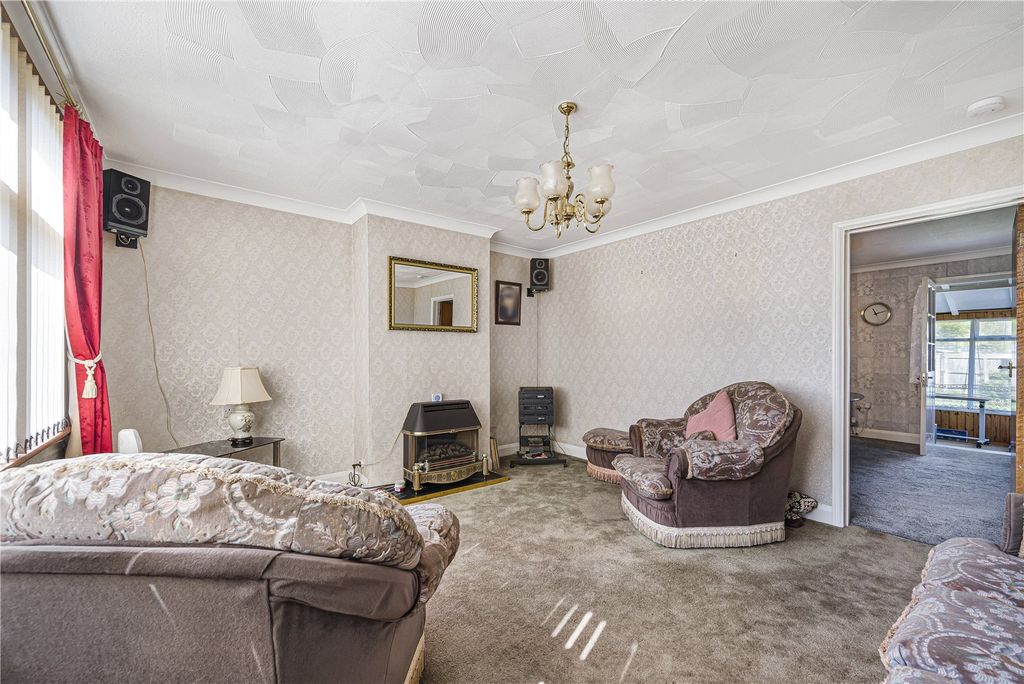 Property photo 2 of 37 Living Room