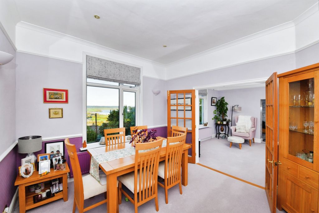 Property photo 3 of 27