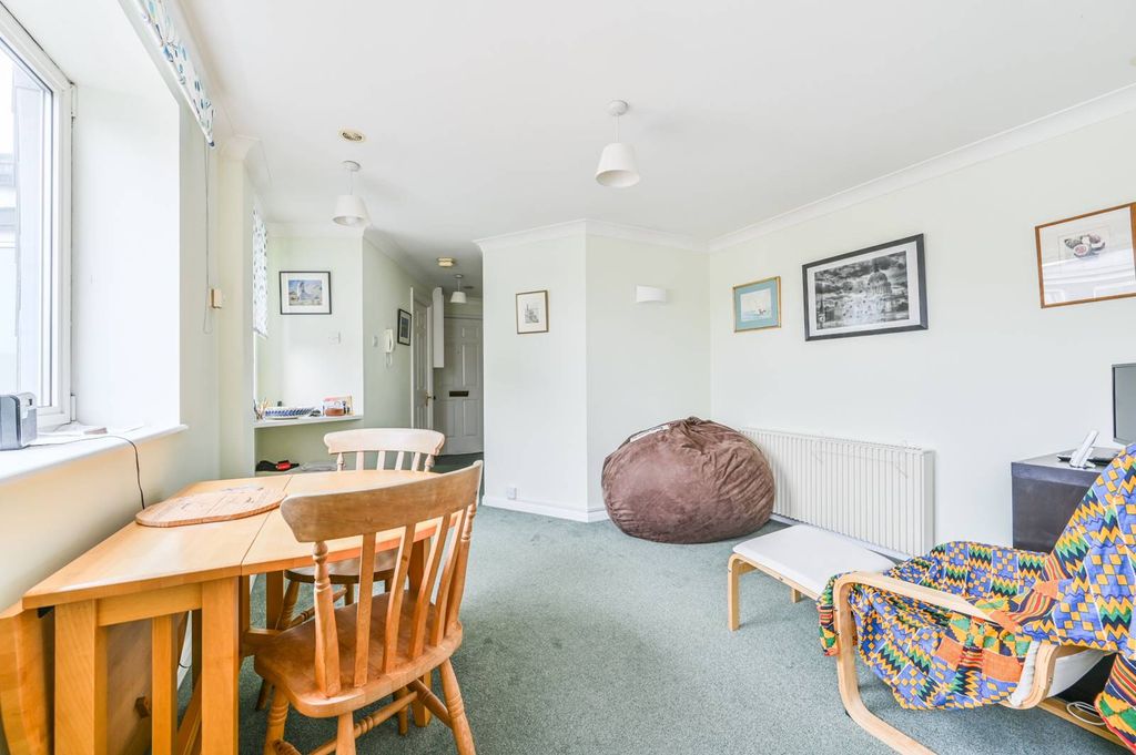 Property photo 3 of 7