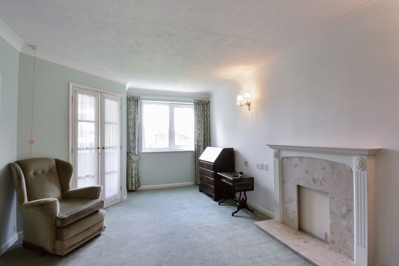 Property photo 3 of 9 Lounge