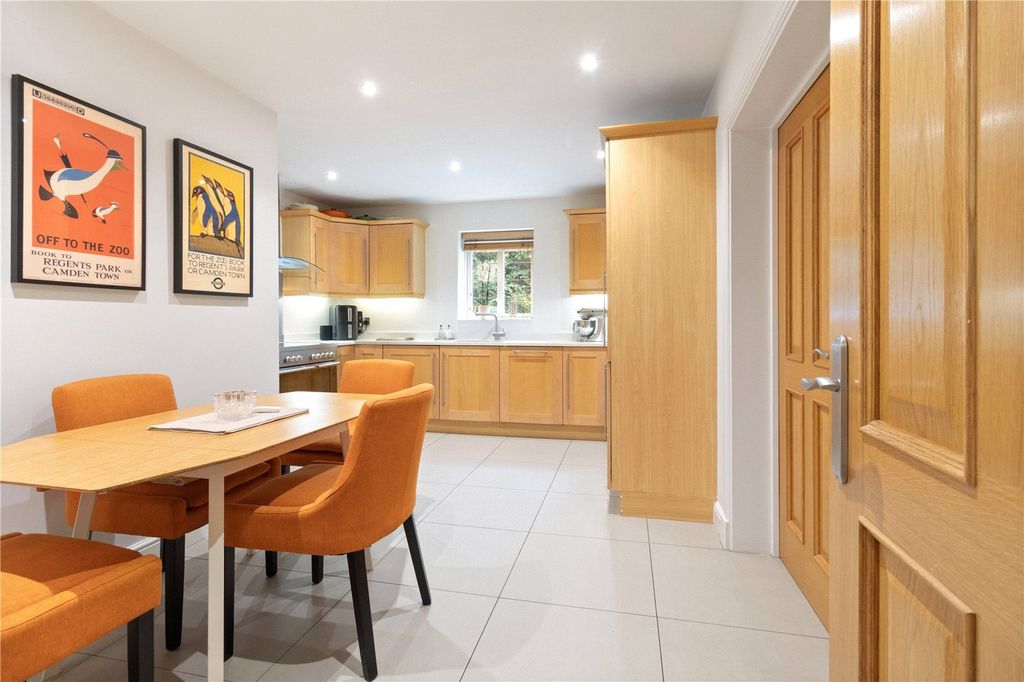 Property photo 2 of 24 Picture No. 04