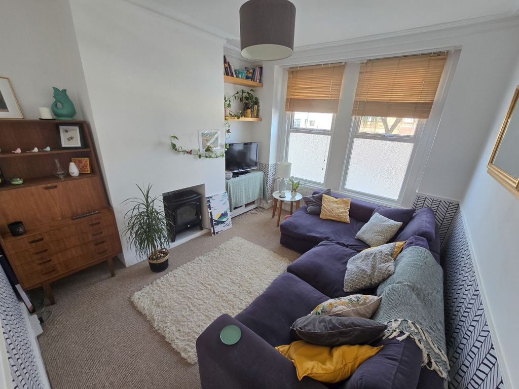 Property photo 2 of 11
