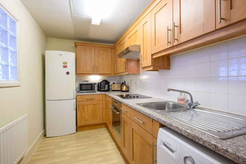 Property photo 3 of 7 Photo 4