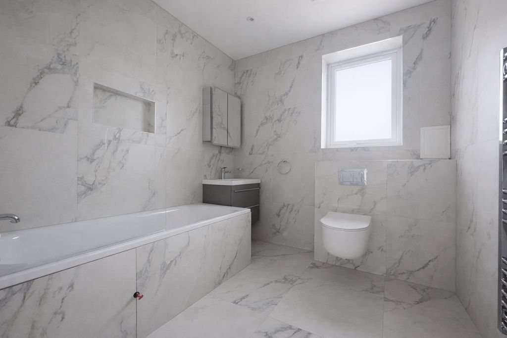 Property photo 2 of 7 A24C051A-740B-4A74-8Fe9-9E5F7DC57458.Png