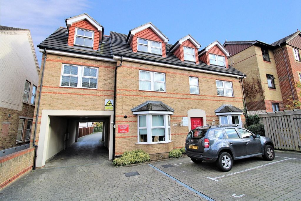 Property photo 1 of 10 External