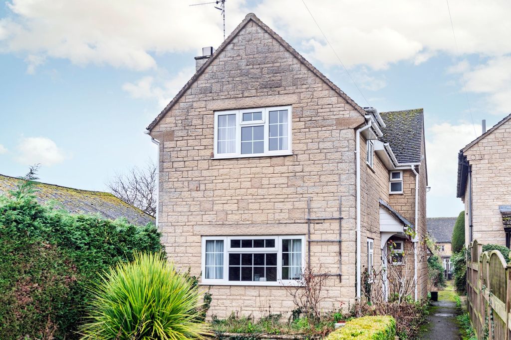 Property photo 1 of 17 Front