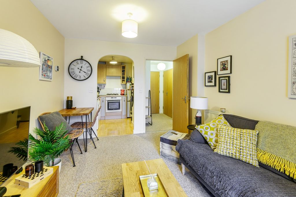 Property photo 2 of 8 803325 (2)