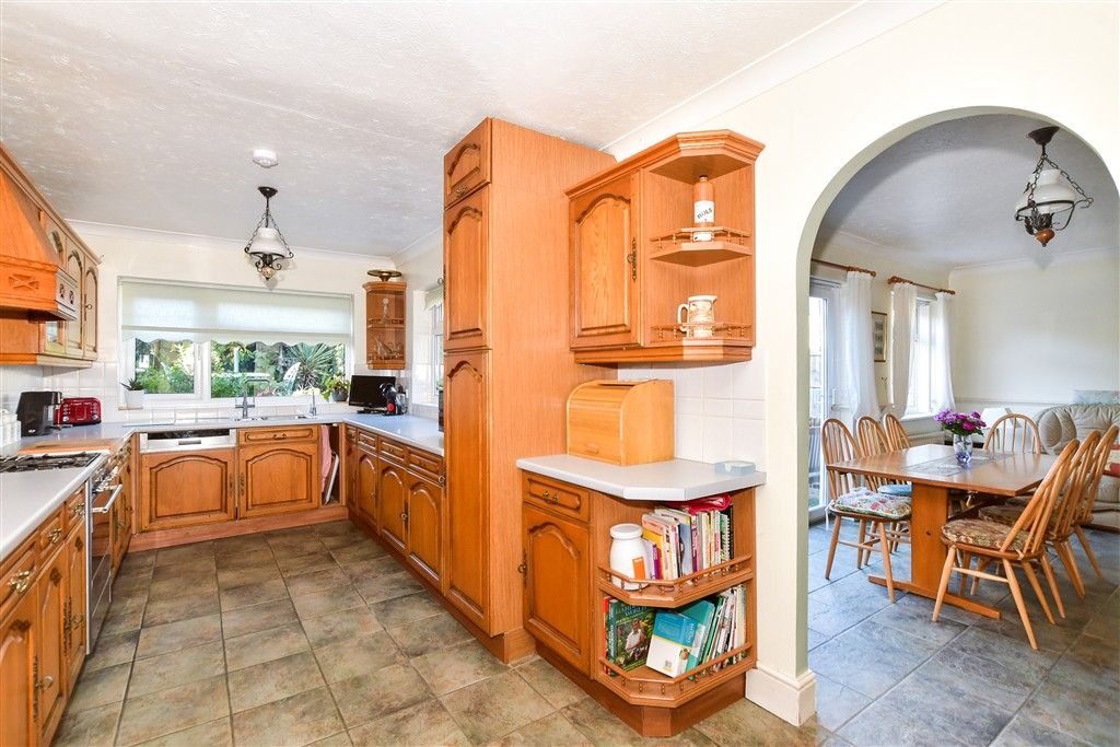 Property photo 3 of 16 Kitchen