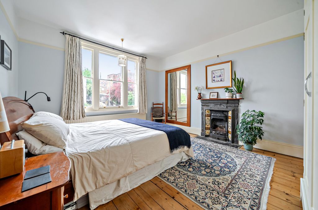 Additional image 24 of 6 bed detached house for saleGuildford, Surrey GU1
