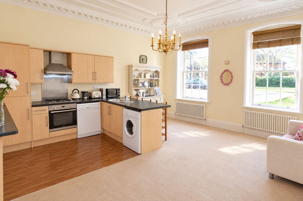 Property photo 2 of 6