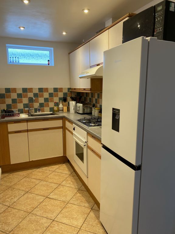 Property photo 2 of 9 Kitchen