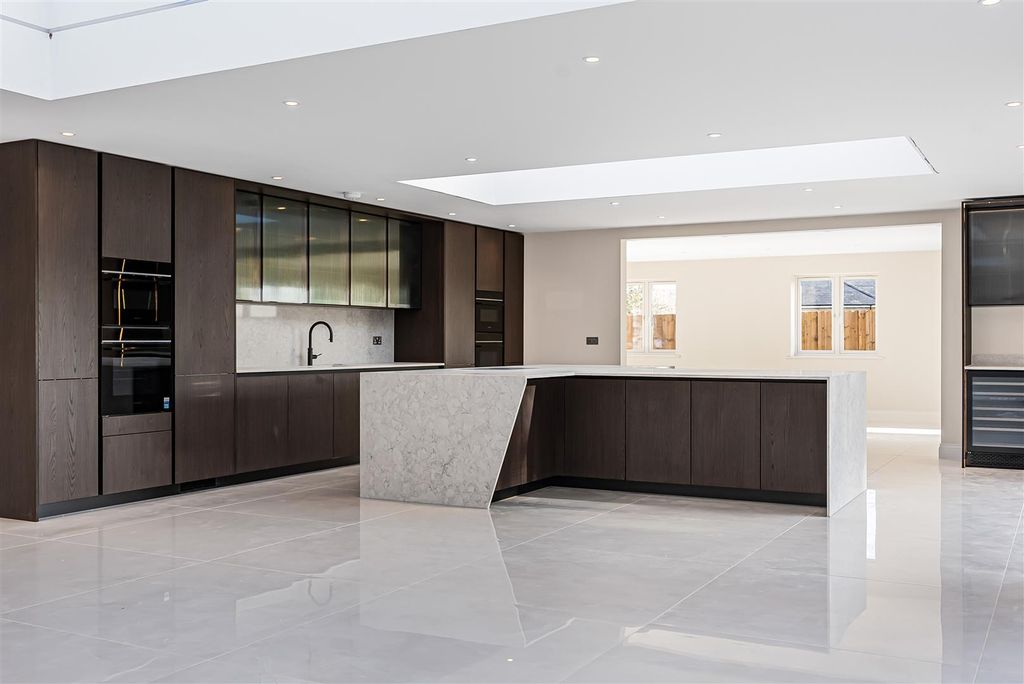 Property photo 3 of 30 18_69408.Jpg