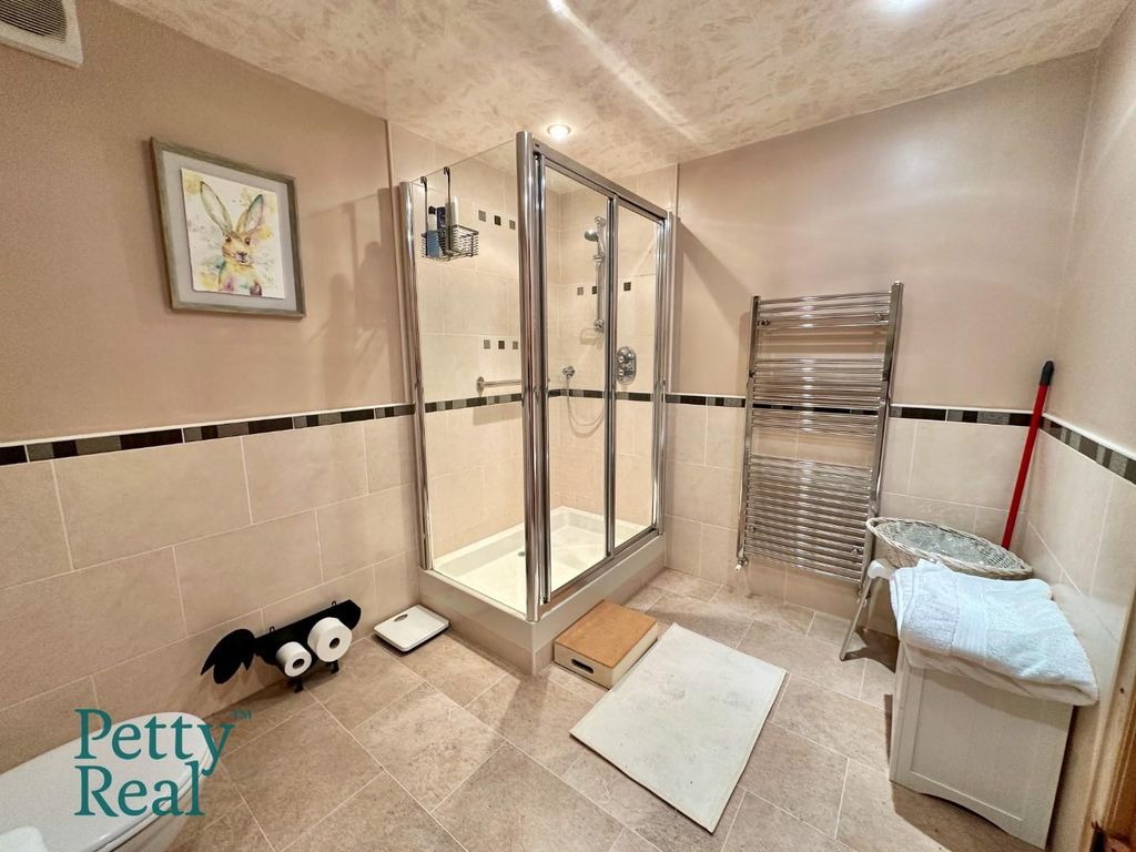 Property photo 3 of 23