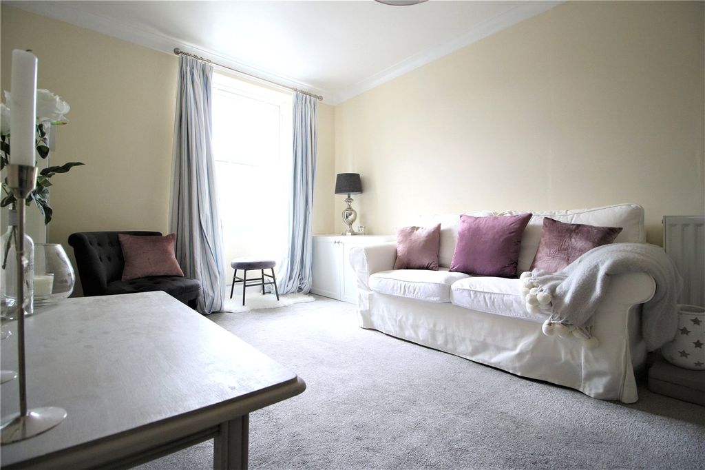 Property photo 2 of 9 Picture No. 16