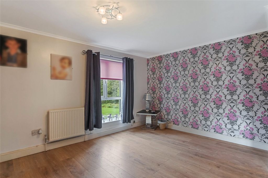 Property photo 3 of 21 Picture No. 03