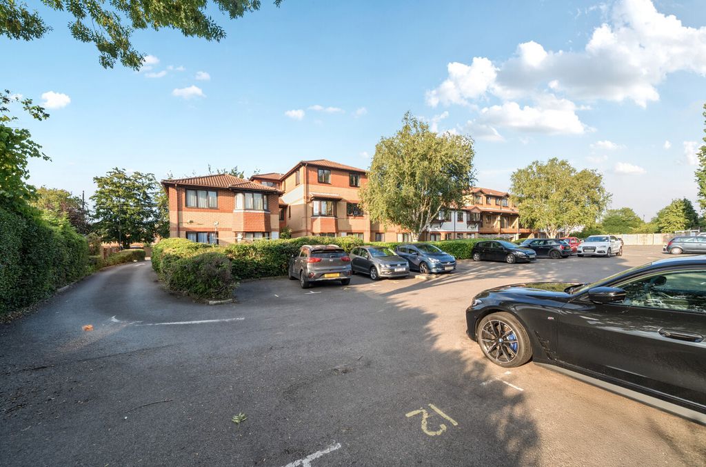 Property photo 2 of 15 1330653-1-688d008...