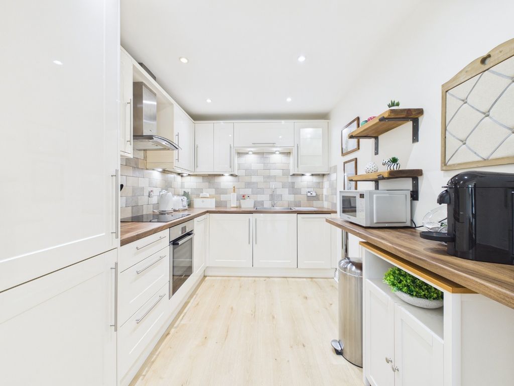 Property photo 1 of 14 4841071