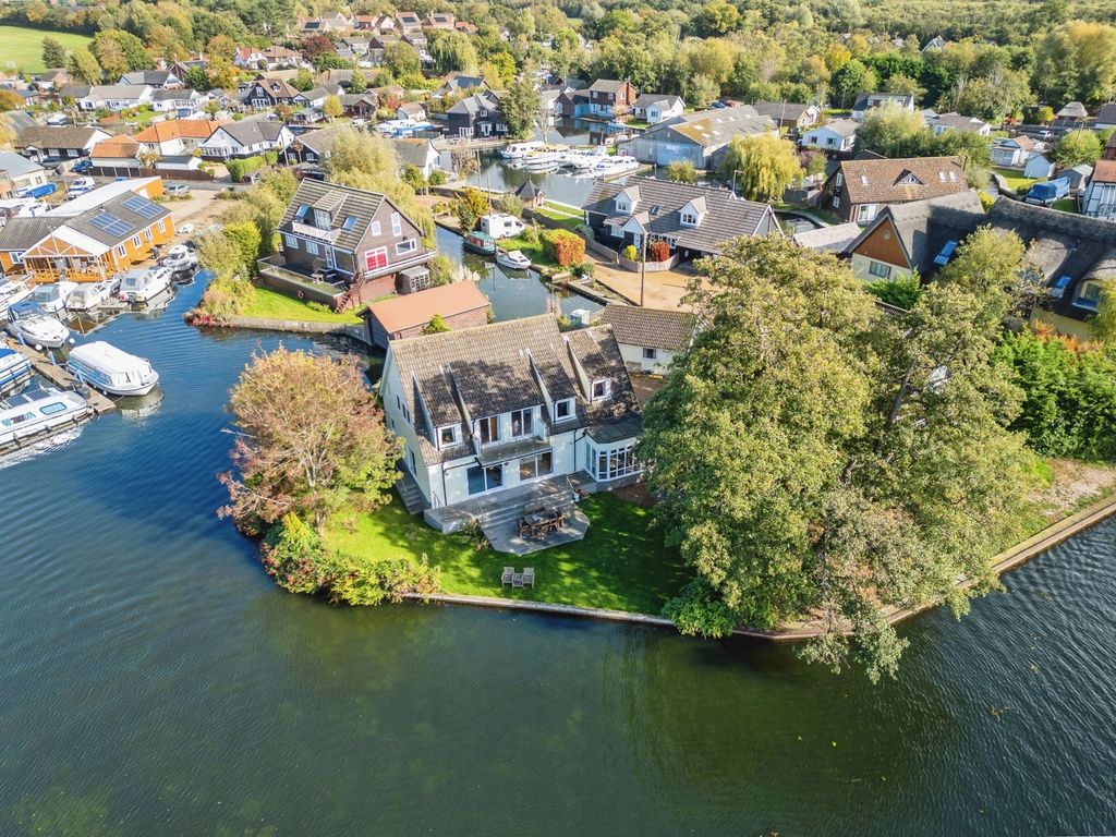 Property photo 1 of 33 Photo