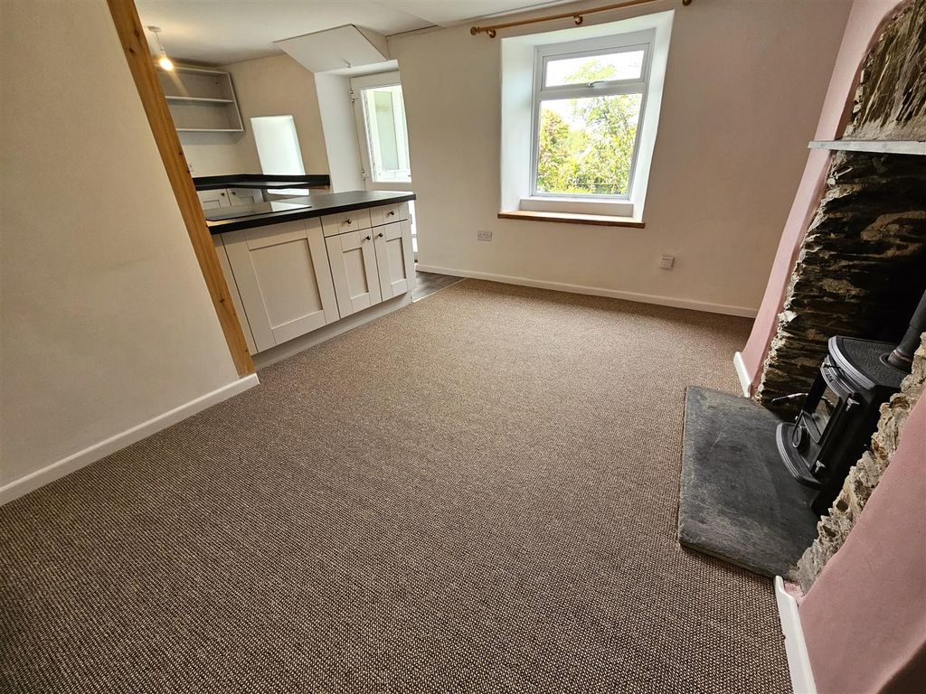 Property photo 2 of 16 Sitting Room (2).Jpg