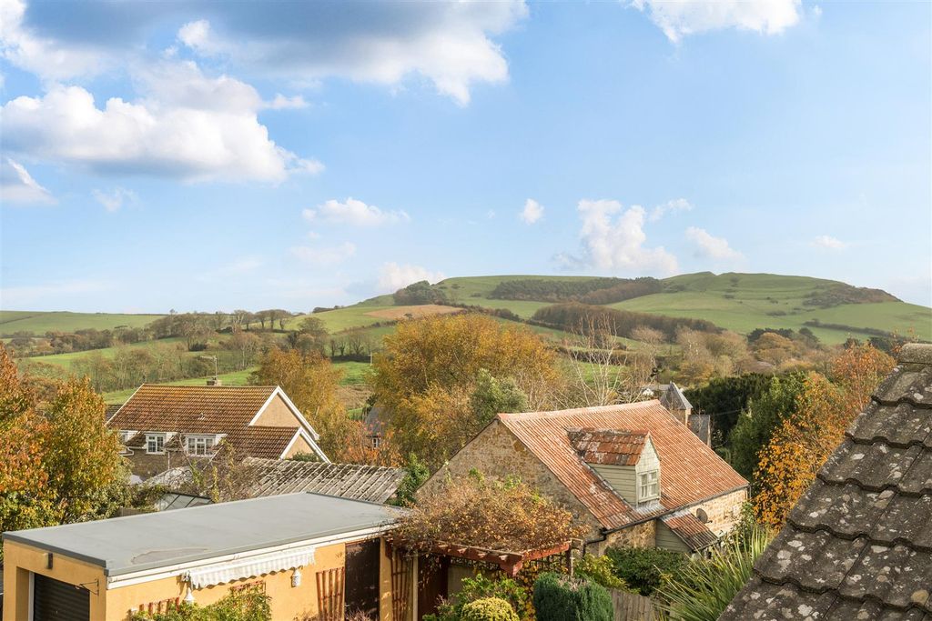 Property photo 2 of 18 1373527-2-6909F9847A740.Jpg