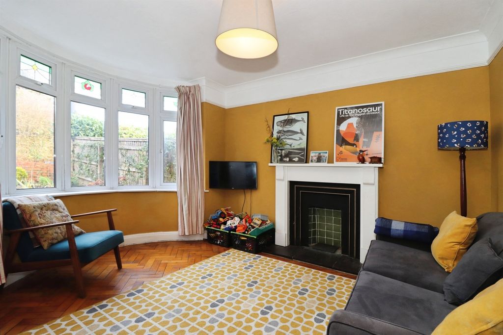 Property photo 2 of 17